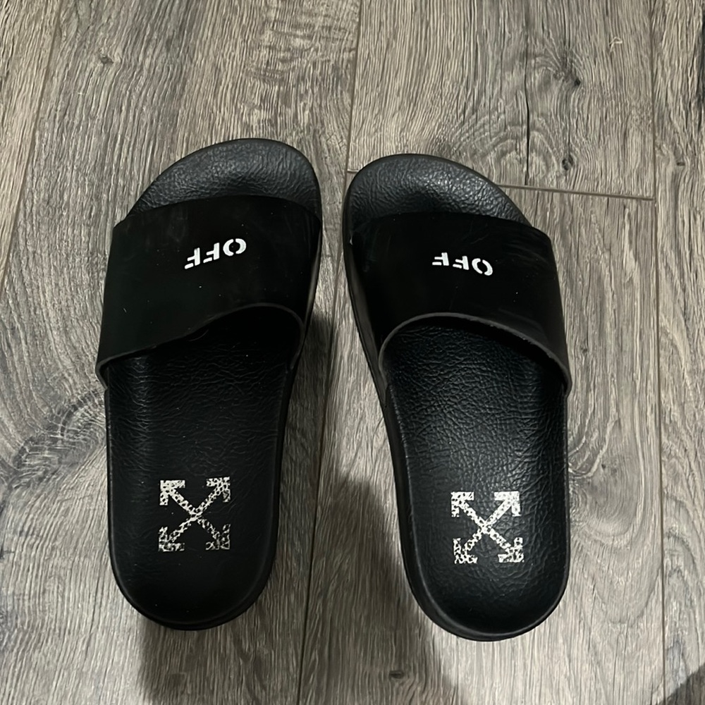 Off white pool slides - Picture 2 of 10